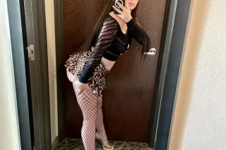 😍 Upscale Brunette Bombshell 💃🏻 East Memphis - Image 2