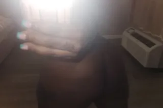 Call me misses inn and out come see me show.I could show you what it's all about - Image 1